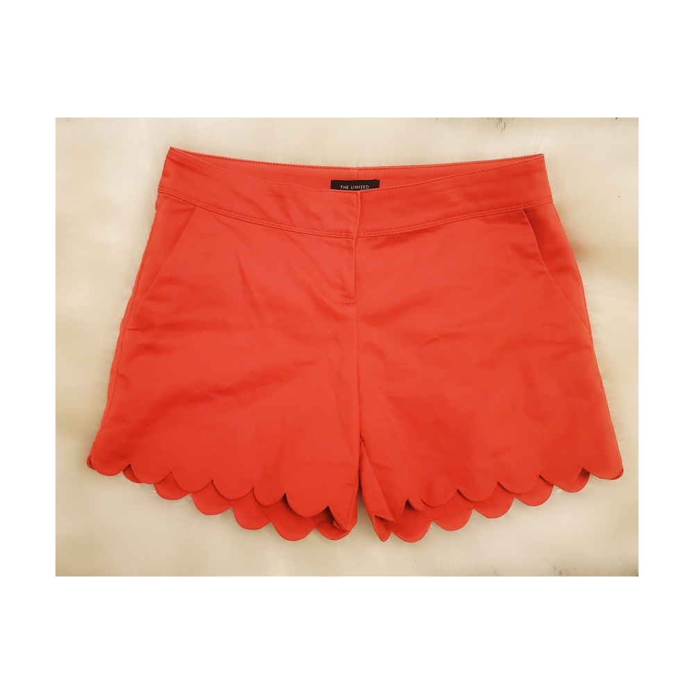 Limited scallop shorts